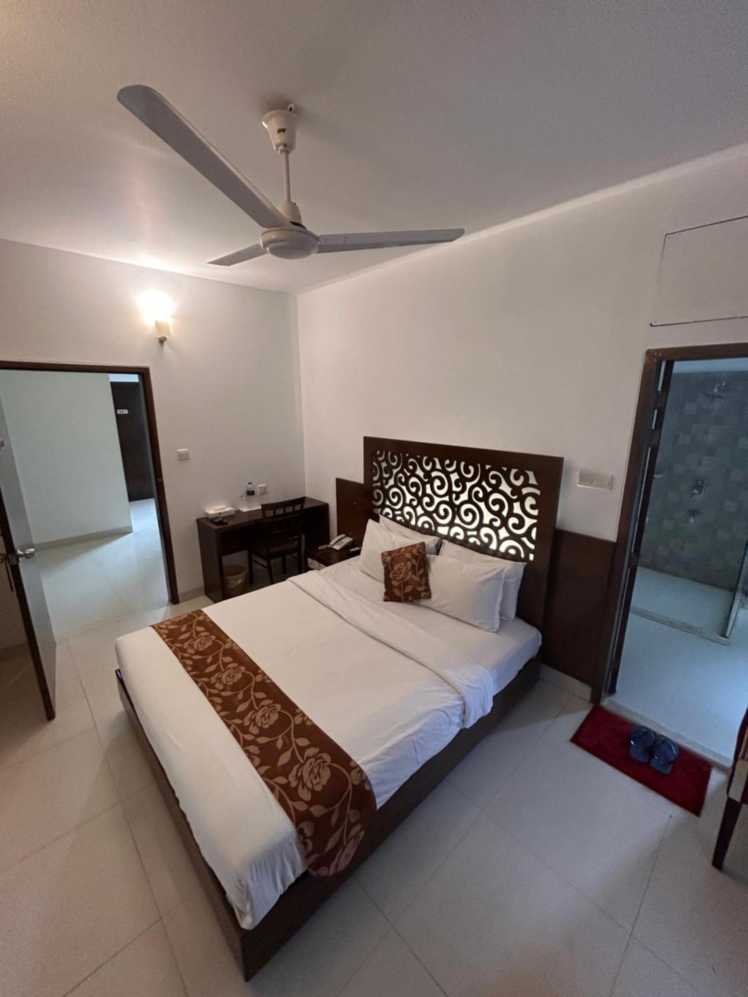 La Vista Hotel Силхет Экстерьер фото