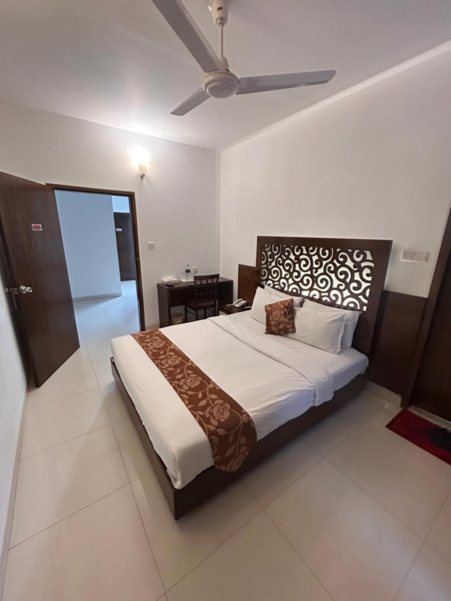 La Vista Hotel Силхет Экстерьер фото